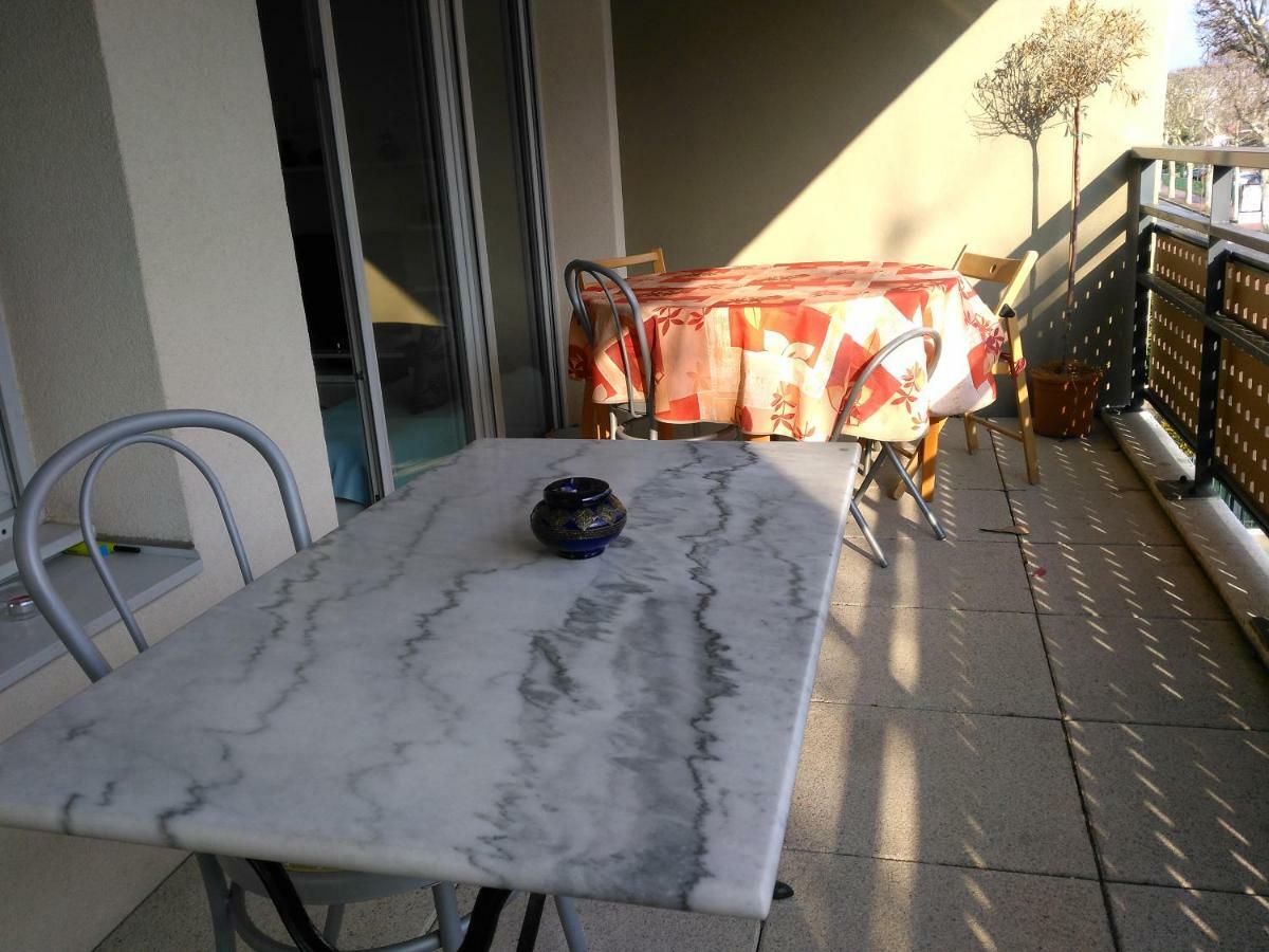 Appartement F3 Avec Parking Privee サン・プリエスト エクステリア 写真