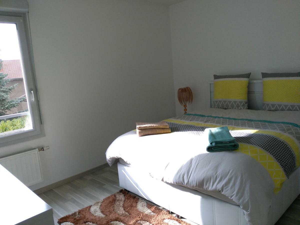 Appartement F3 Avec Parking Privee サン・プリエスト エクステリア 写真